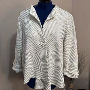 Asymmetrical IC jacket